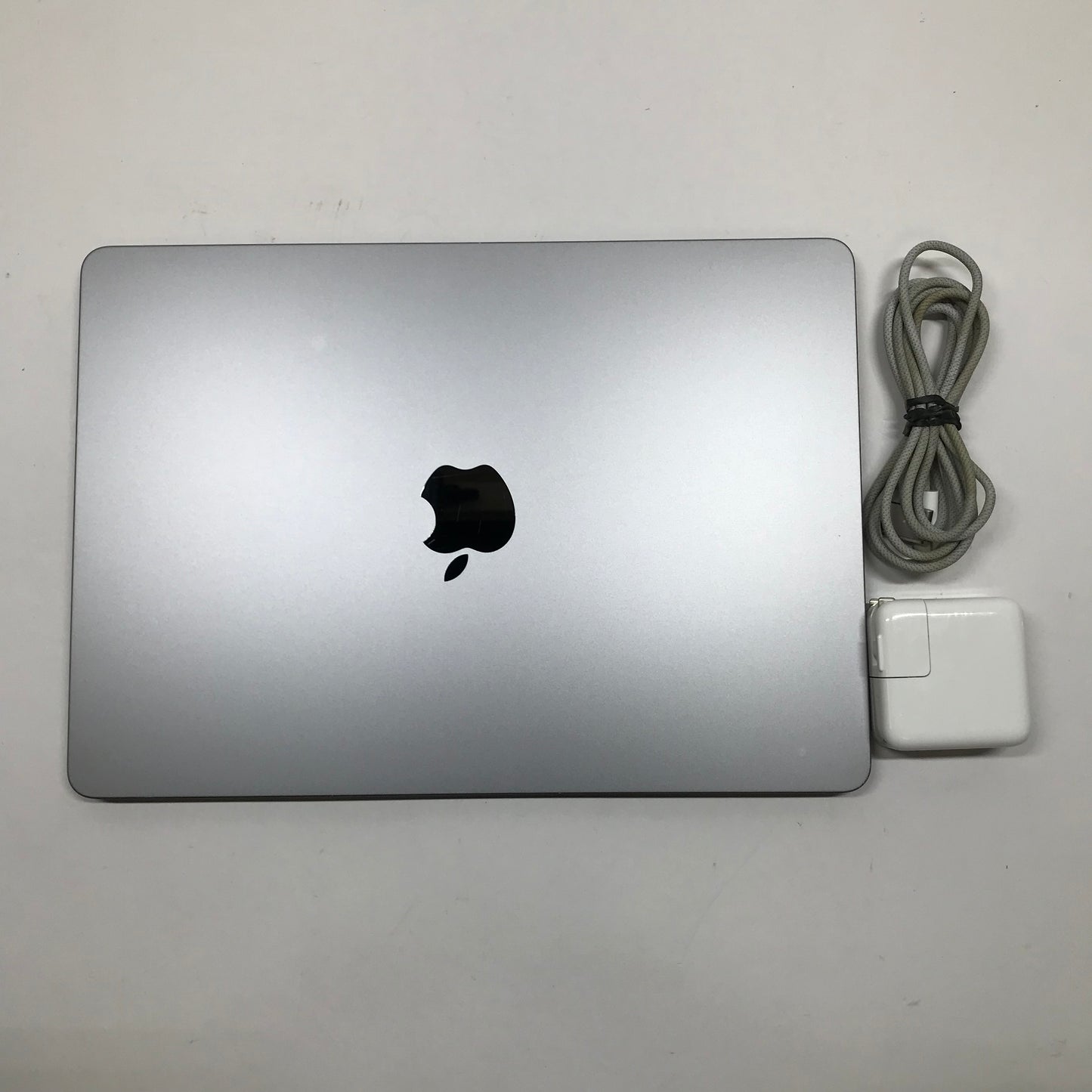 2022 Apple MacBook Air 13.6 M2 8C GPU 3.5GHz 8GB RAM 256GB SSD A2681