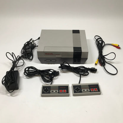 Nintendo Entertainment System NES Video Game Console NES-001 Gray